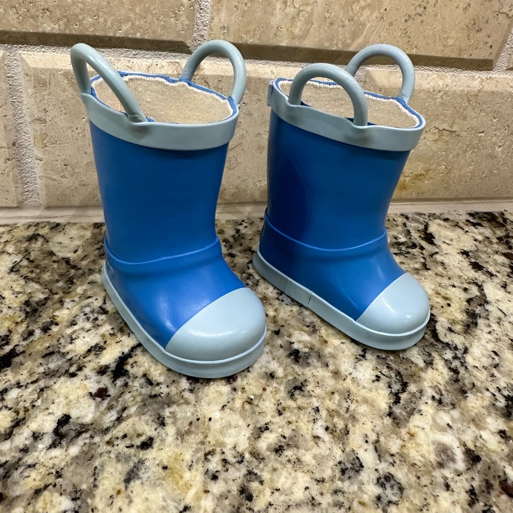 New American Girl of the Year Laine’s Blue Doll Rain Boots